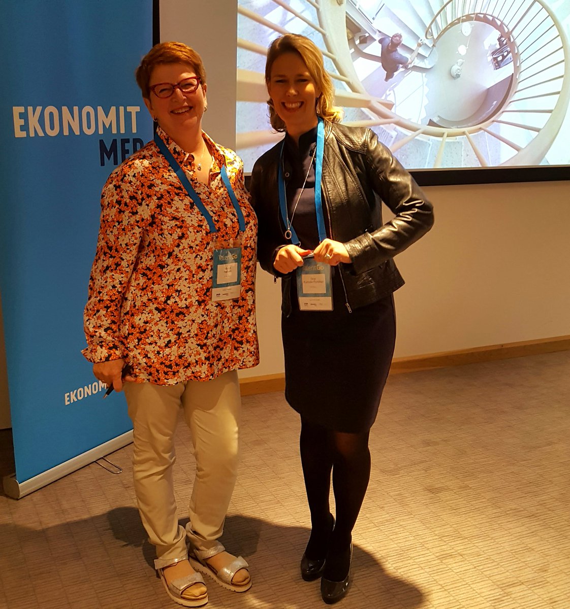 SallaGronholm's tweet photo. #TalentGo työpajassa @SirjaKulmala ja @MarjutHallavo keskusteluttavat miksi osaamisen tunnistaminen on niin tärkeätä. @SuomenEkonomit https://t.co/5p3WHxJS9r