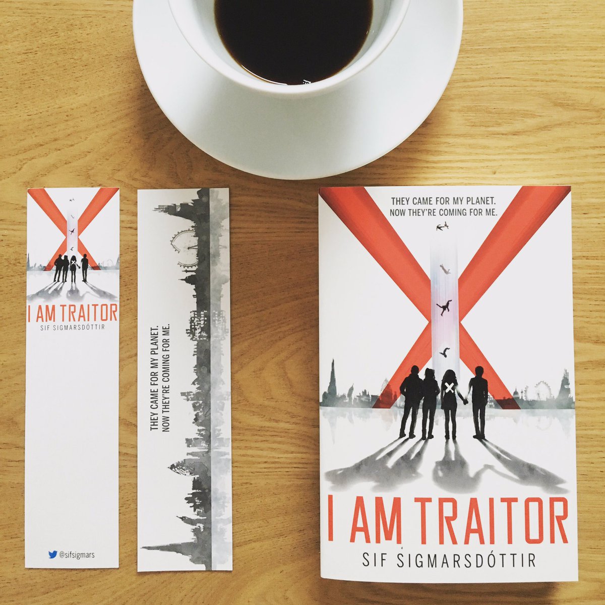 sifsigmars's tweet photo. These beauties just came in: The #iamtraitor bookmarks! ❤️ Sign up for my newsletter and I'll mail you one. #bookgiveaway #bookmarks https://t.co/JJM5be7tYO