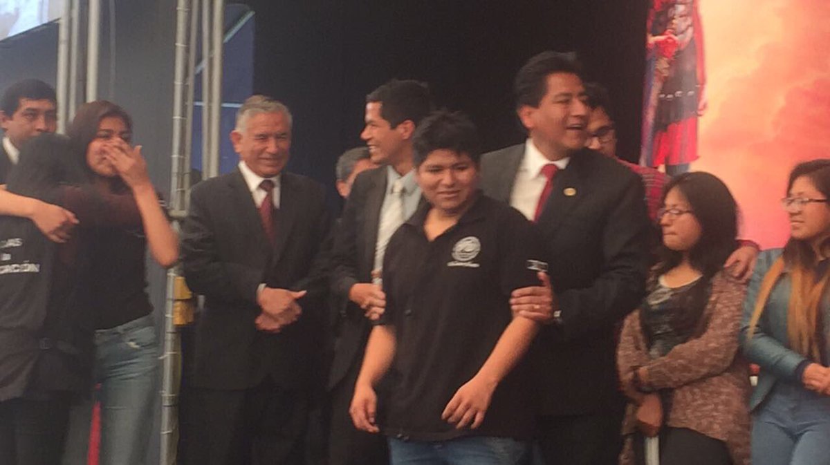 CossetPimentel's tweet photo. #EncuentrosYHuellas es el título de la semana de Oración de la Universidad Peruana Unión y muchos jóvenes deciden aceptar a Jesús. https://t.co/0wsFEJhye1