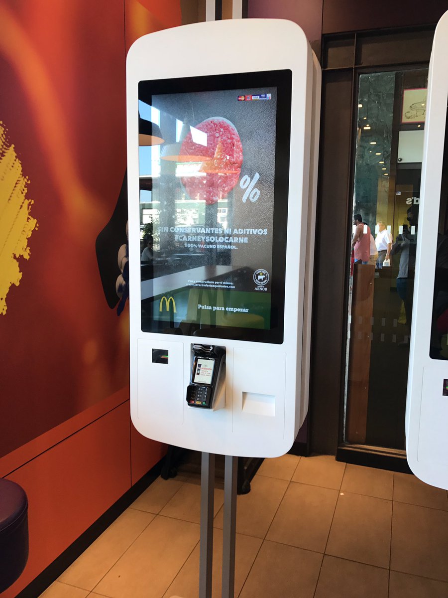 MNReitan's tweet image. Hva skal spanjolene arbeide med nå, som @McDonalds har byttet ut menneskelige ansatte med slike #McRobots ?