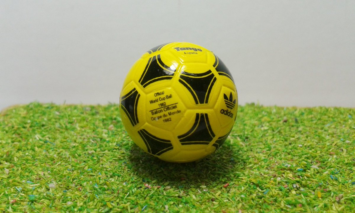tango 1982 soccer ball