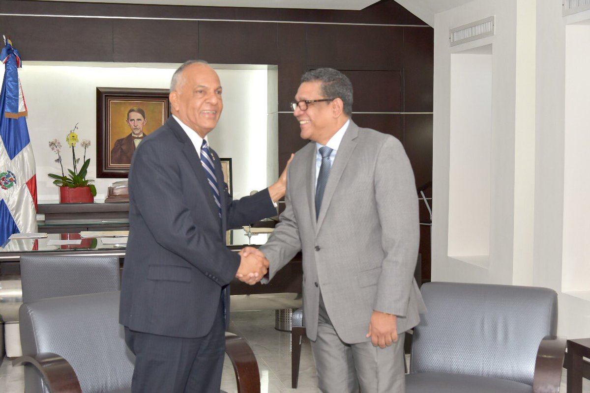 Recibí la visita del director ejecutivo del Consejo Nacional para el VIH y el SIDA (CONAVIHSIDA), Víctor Manuel Terrero.