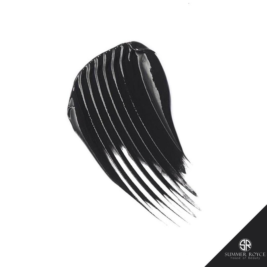 We're all about those dramatic bold and black lashes! Pick up your Fibreluxe Mascara on our website for a lengthier  fuller natural look