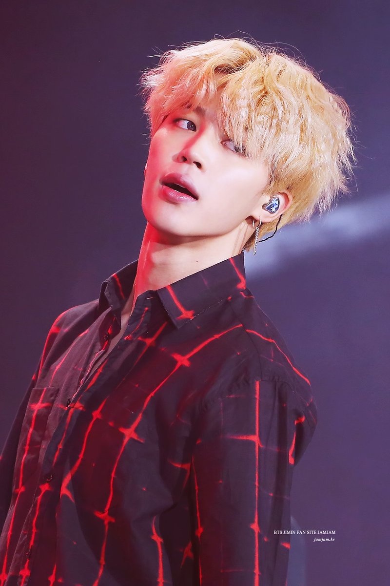 parkjamjam_kr's tweet photo. 170929 창원 k-pop world festival #JIMIN #지민
지민 얼굴 사랑하는 사람들 모임 (1/n) https://t.co/5Co8CDuO79