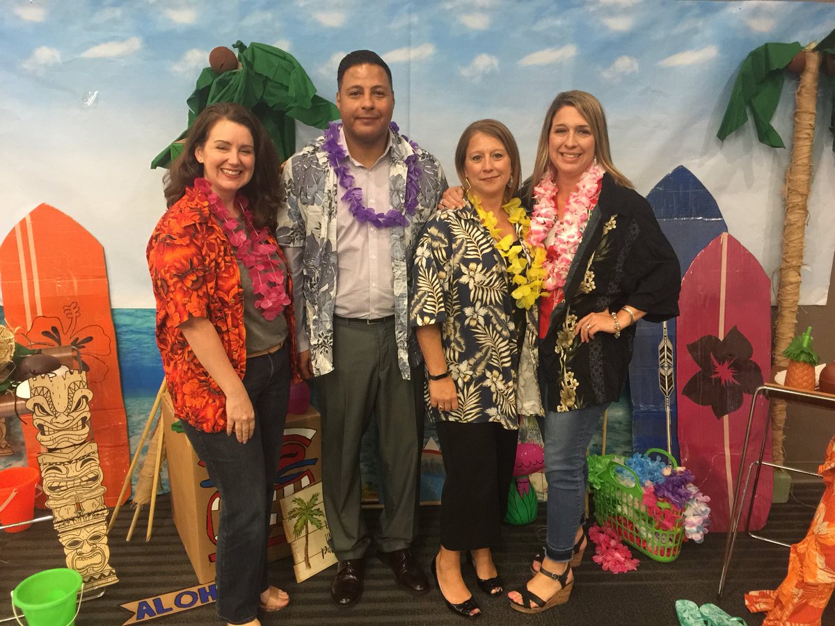 tsnaptalk's tweet image. #NSN photo booth was a hit! 😃🌴⛱🐚😎