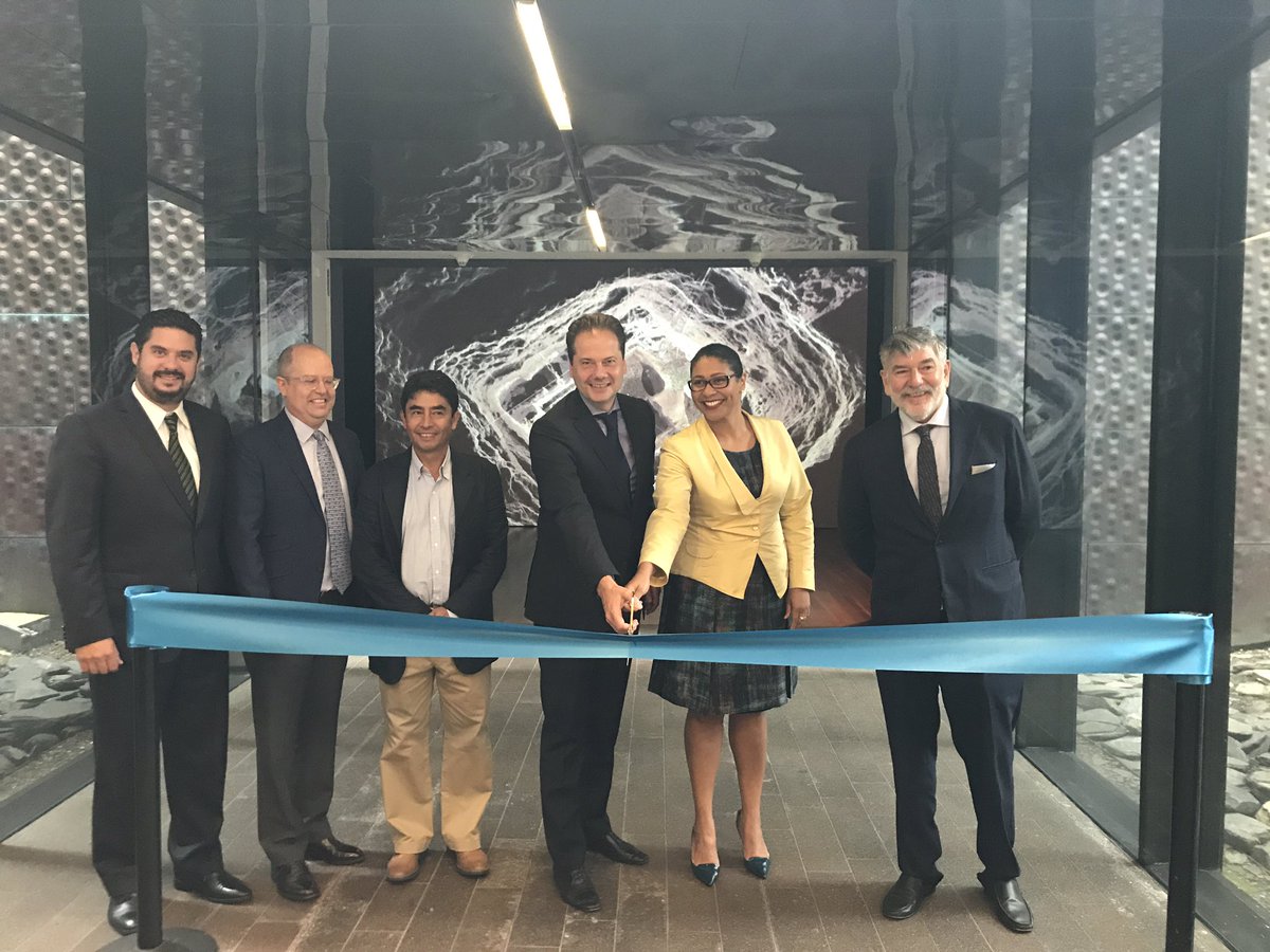 ConsulmexSFO's tweet photo. Opening reception at @deyoungmuseum for "Teotihuacán city of Water, City of Fire" exhibition @gemijose @INAHmx #matthewrobb @mcristina_gc https://t.co/qBz6kRnnGO