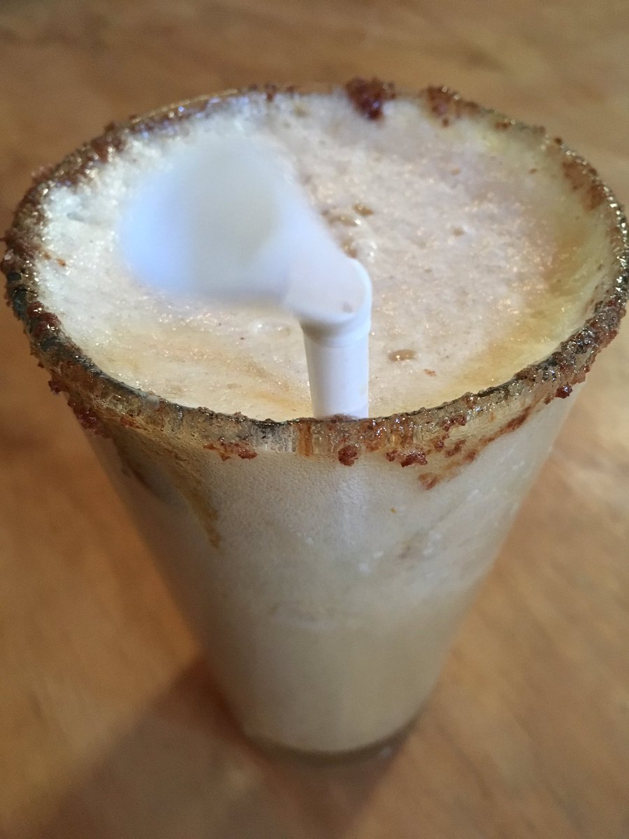 TheseGuysBrew's tweet image. Who wants a BEER FLOAT? #pumpkinspicelatte ice cream topped with our house-brewed NarWitch imperial #pumpkin ale with a caramel sugar rim!