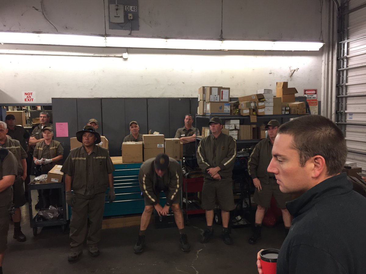 Promoting peak customer awareness with Eugene team with <a href="/NiHinkleUPS/">Nicholas Hinkle</a> <a href="/jameshagle31/">James Hagle</a>.
#growthfriday #UPSpeak <a href="/law_cat/">lawrence catipay</a> @paulevansups