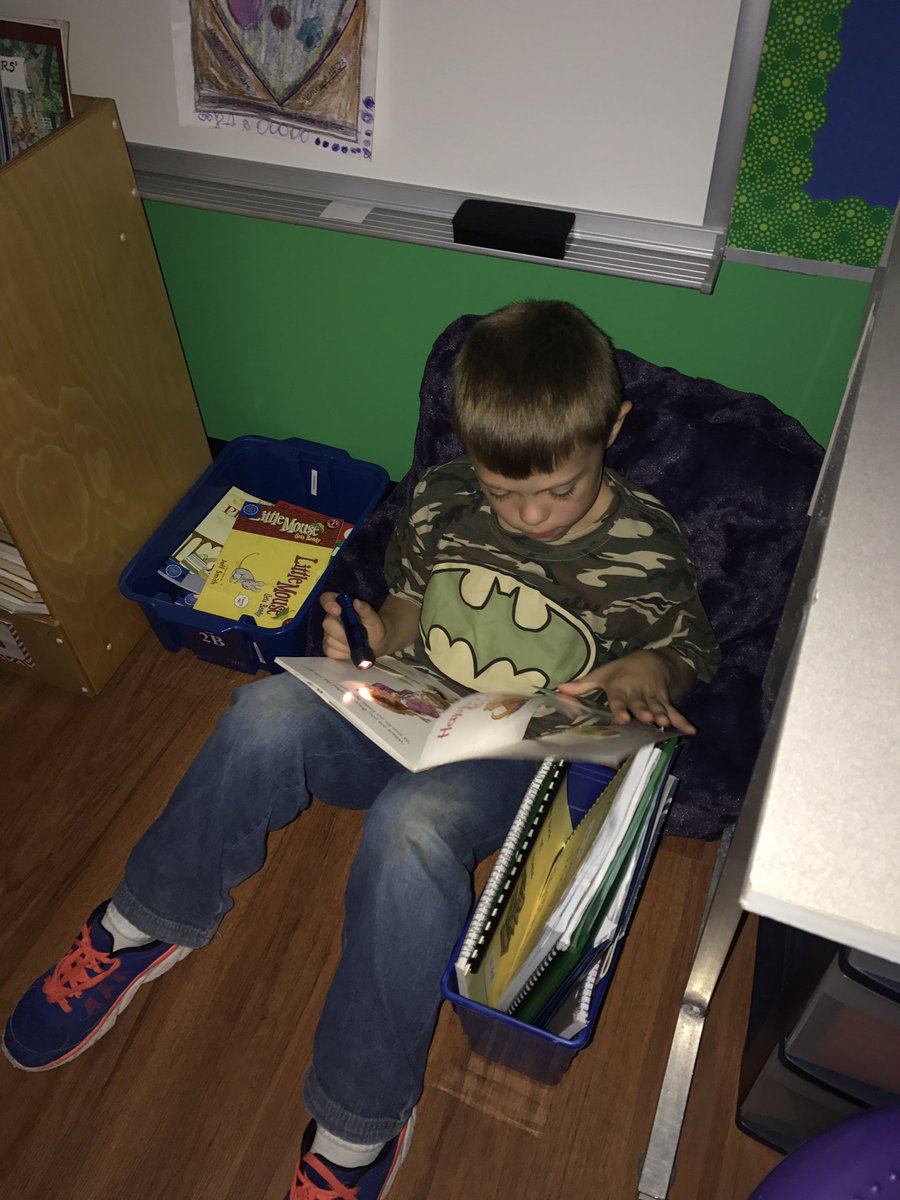 Our first flashlight Friday is a success! #readingisexciting #readingisfun #lincolnk8