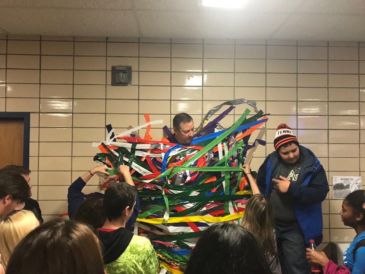 sdcoach2's tweet photo. @SDCherokee doing his best "fly on the wall" impression #SDHSHomecoming https://t.co/9TRDnPIIre