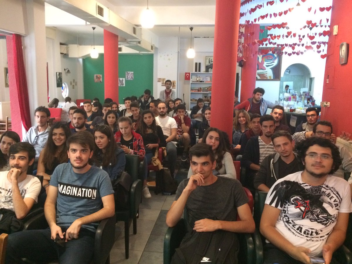 ieeebaunsb's tweet image. IEEE BAUN Computer Society olarak genel toplantımızı gerçekleştirdik.toplantımızda sene içerisindeki işleyişi ve planlarımızı anlattık.