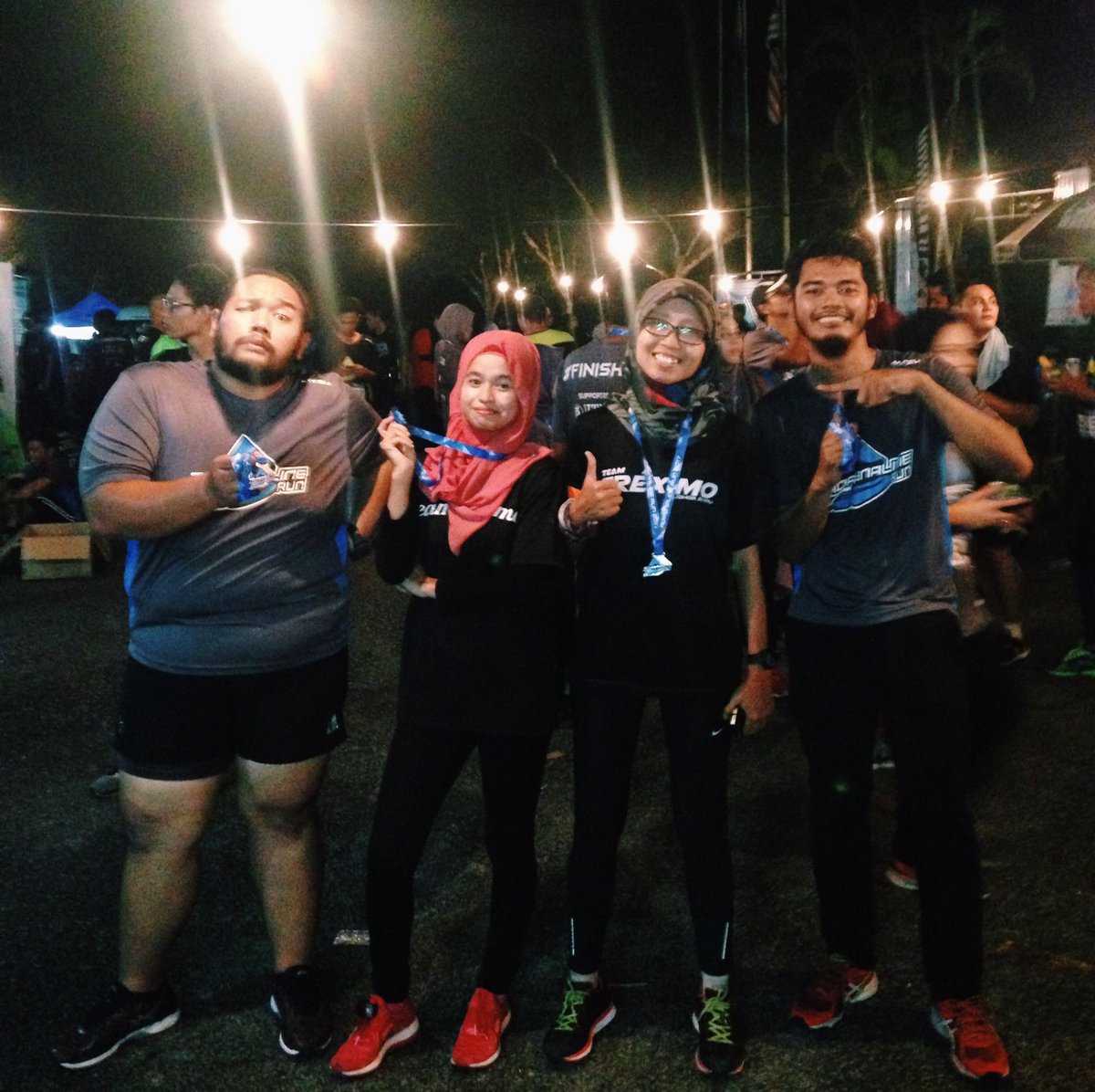 LeMoon_ice's tweet photo. Because staying too much time on bed didn't work on me. #adrenalinerun #teamtreximo https://t.co/kVvY88pjhy