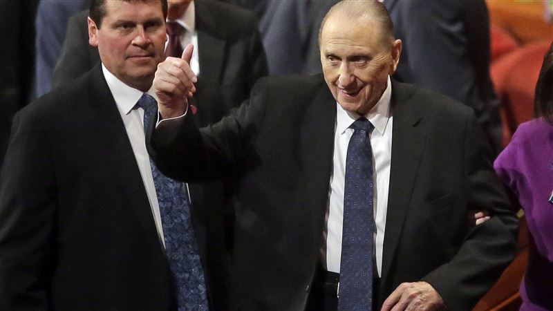 BookMormon2day's tweet photo. 15 Messages from President Monson That Can Change The World #ldsconf https://t.co/ZIYGecnUCF https://t.co/mJ2RVuBZyJ