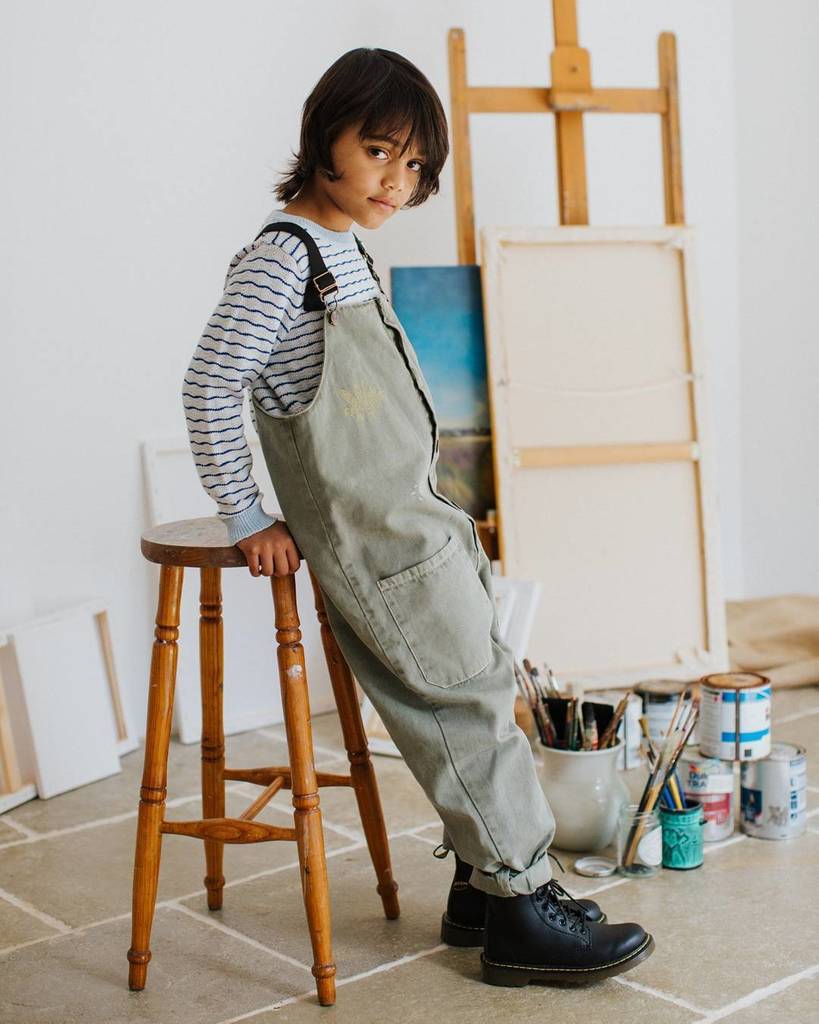annacascarina's tweet photo. Oh Lewis, you little superstar you. What a gorgeous mini model for our Mini Artists shoot in the latest issue of L… https://t.co/YZ0Y0QhWe9 https://t.co/yw3GTPSvST