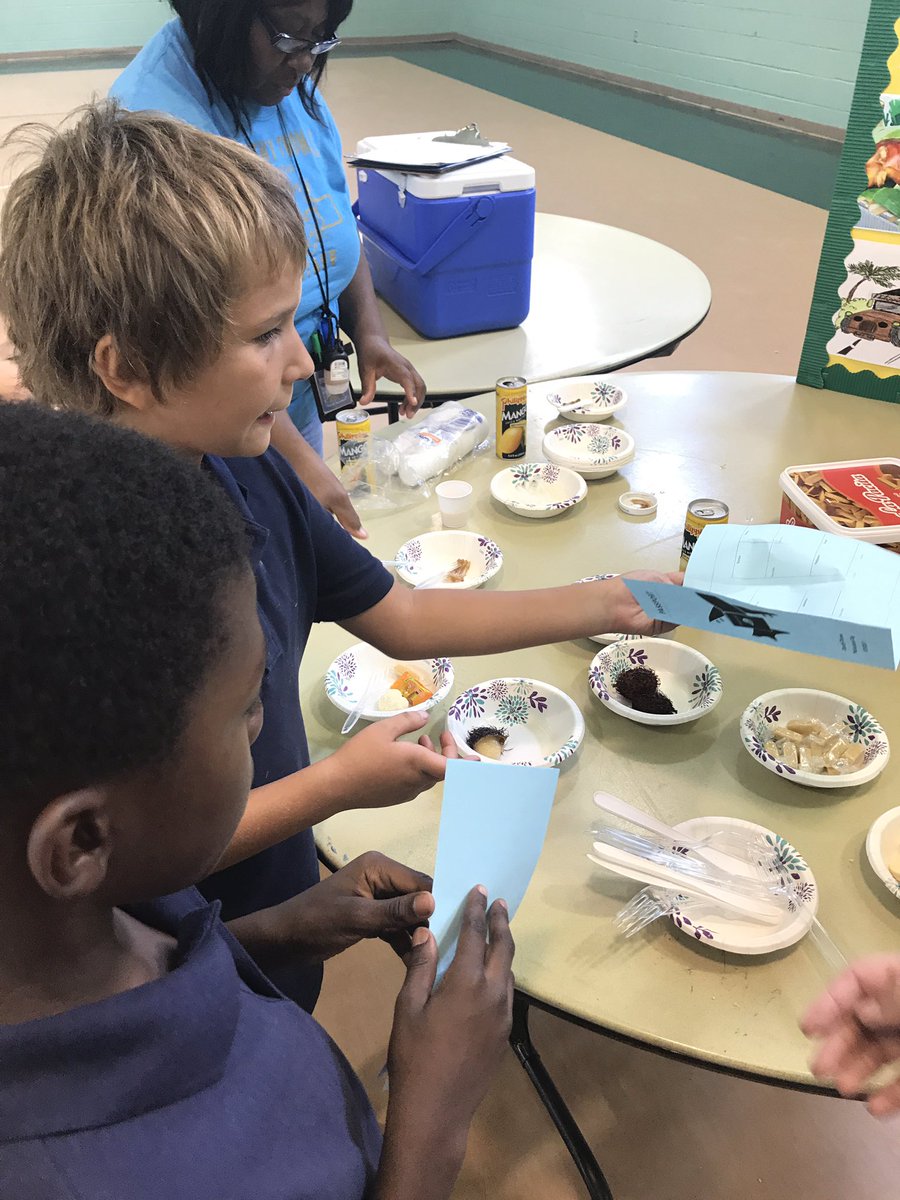HCPS_dthomas's tweet photo. Cultural Arts Festival is a huge hit! Eating around the world...YUM! @HCPSArea3 @GGrayes #projectbasedinstruction https://t.co/Ur5sGhWlkk