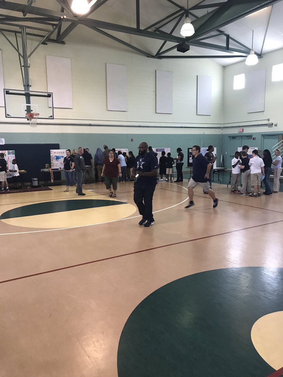 HCPS_dthomas's tweet photo. Cultural Arts Festival is a huge hit! Eating around the world...YUM! @HCPSArea3 @GGrayes #projectbasedinstruction https://t.co/Ur5sGhWlkk