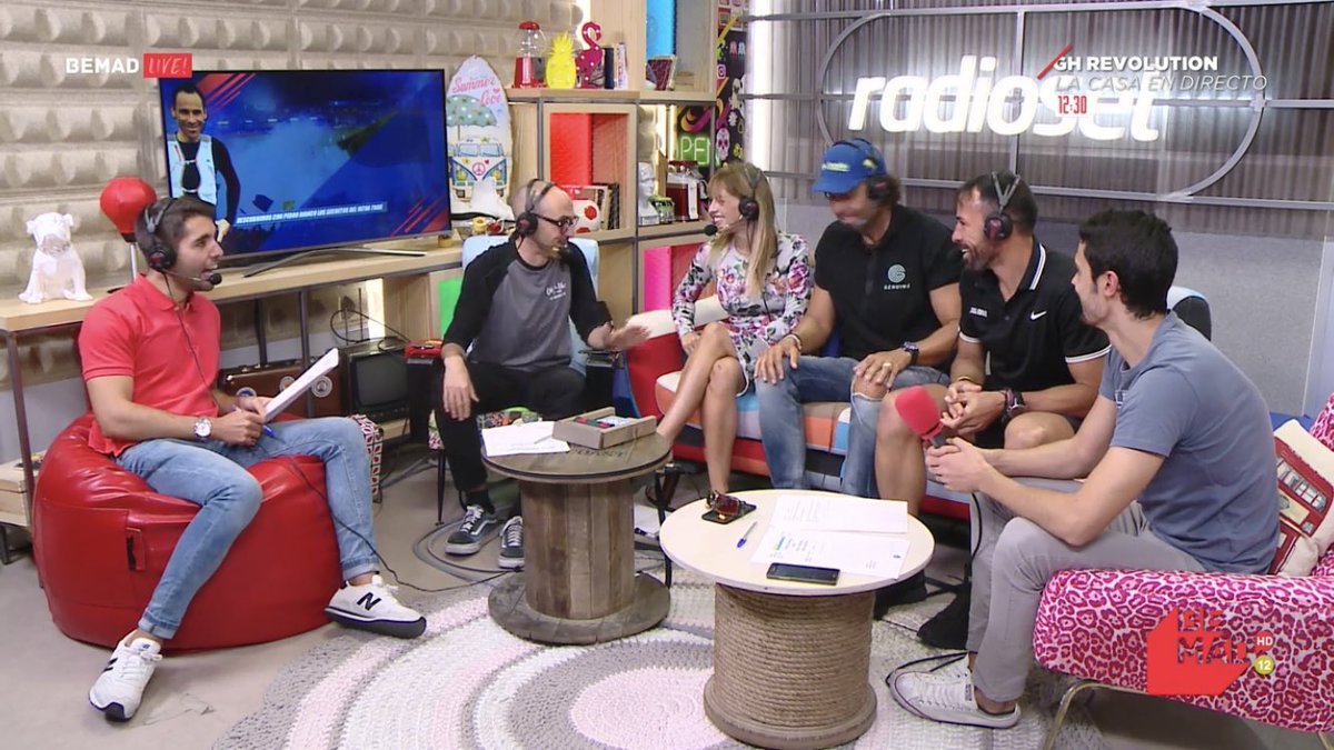 pedrobianco1's tweet photo. Entrevista en Radio Set,  equipazo el de partido a partido,  que buena onda de estos tíos!  @rafalomanaoficial @ladysarita_  @menottinto https://t.co/O3ayK6XNb8