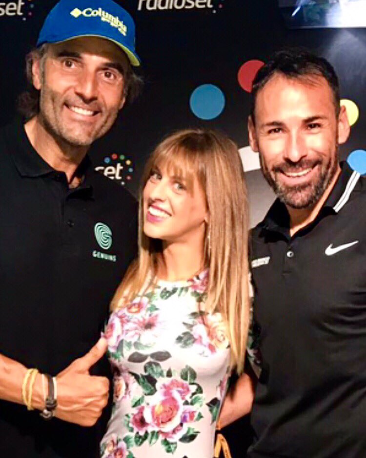 Entrevista en Radio Set,  equipazo el de partido a partido,  que buena onda de estos tíos!  @rafalomanaoficial <a href="/ladysarita_/">Sara Martin Bautista</a>  <a href="/menottinto/">Menottinto</a>