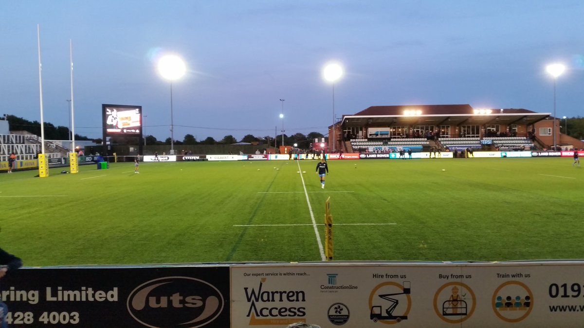 jillyonthetown's tweet photo. As I'm up here for the Masters thought I would pop to Kingston Park for the @FalconsRugby v @LiRFC game. #Sayul https://t.co/tOKueOLn25