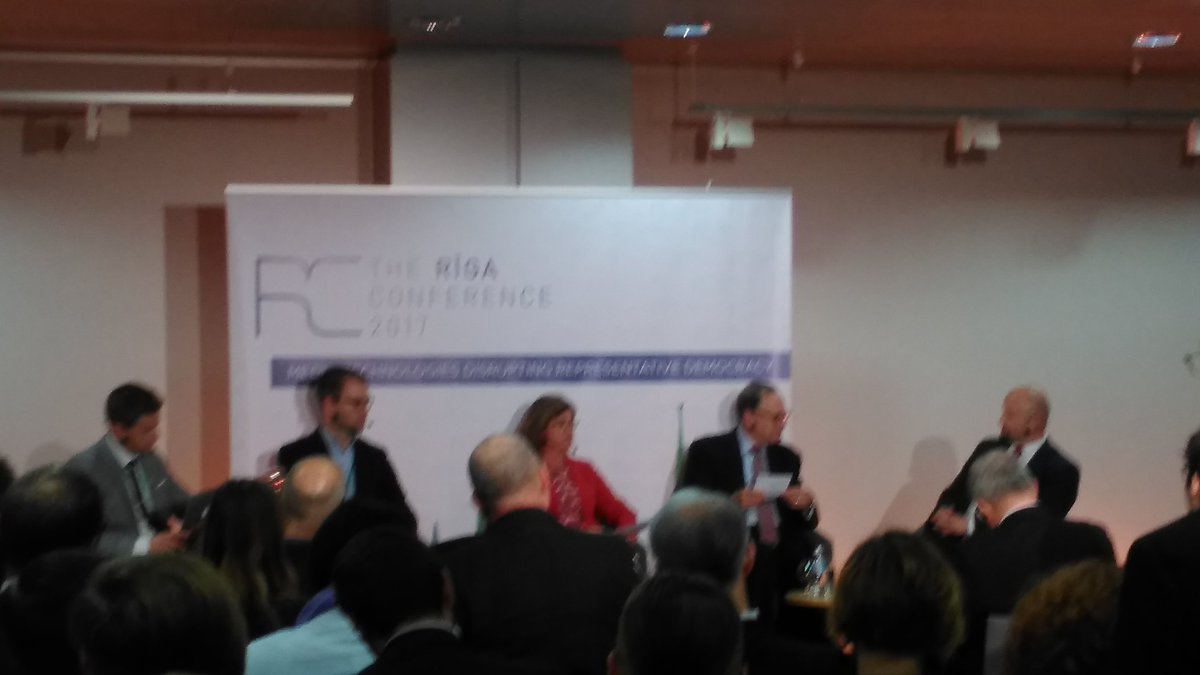 YATAInt's tweet photo. The #RCFLF has seamlessly moved into the nightowl sessions at #RigaConf17 - @ARVershbow and @NATORomeroC on disruptive media technology https://t.co/Q7ppPa07O4