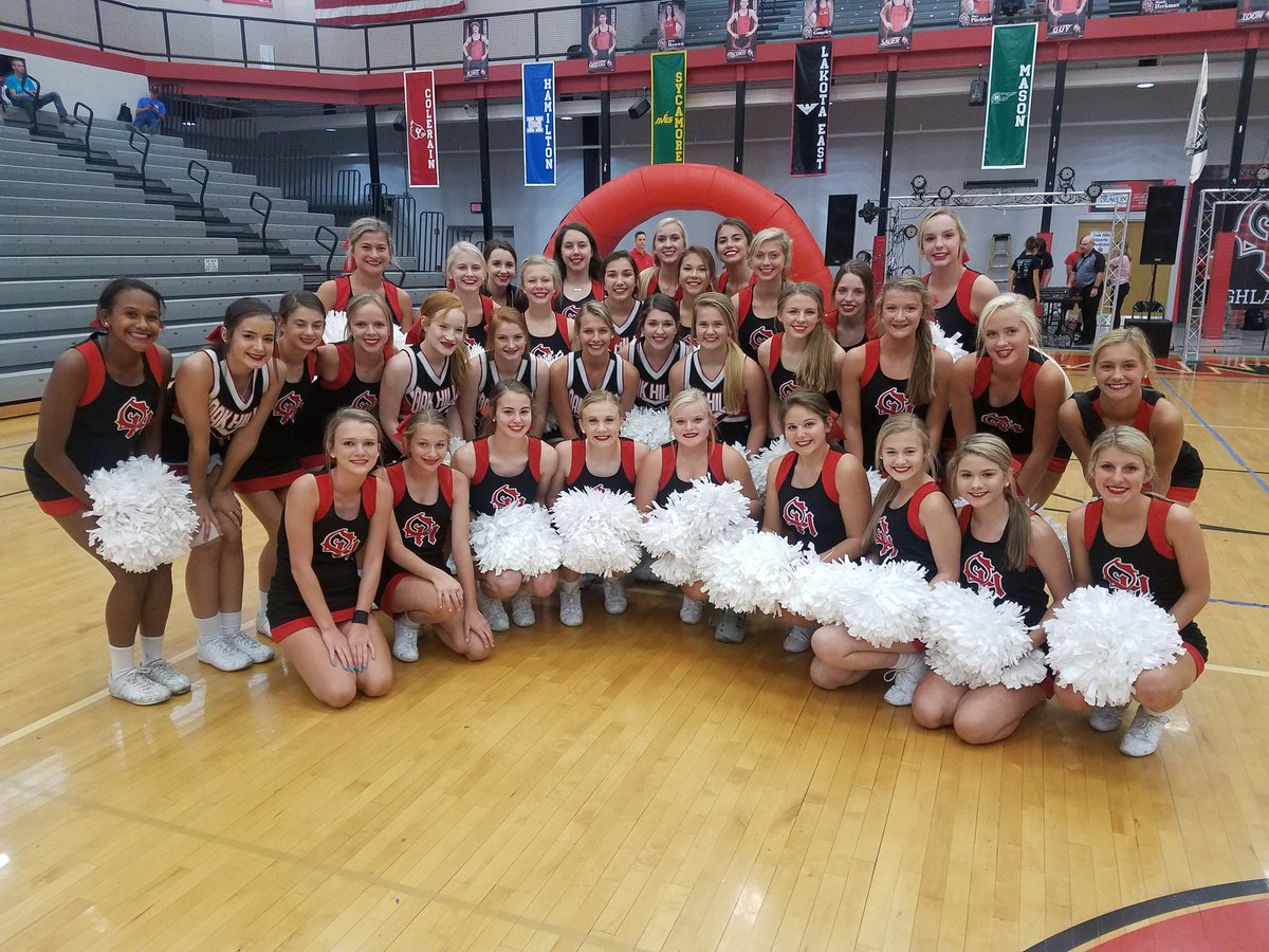 Oak Hills Schools On Twitter Ohhs Cheerleaders Ready For The Peprally Oakhills Hs Ohhsredsea