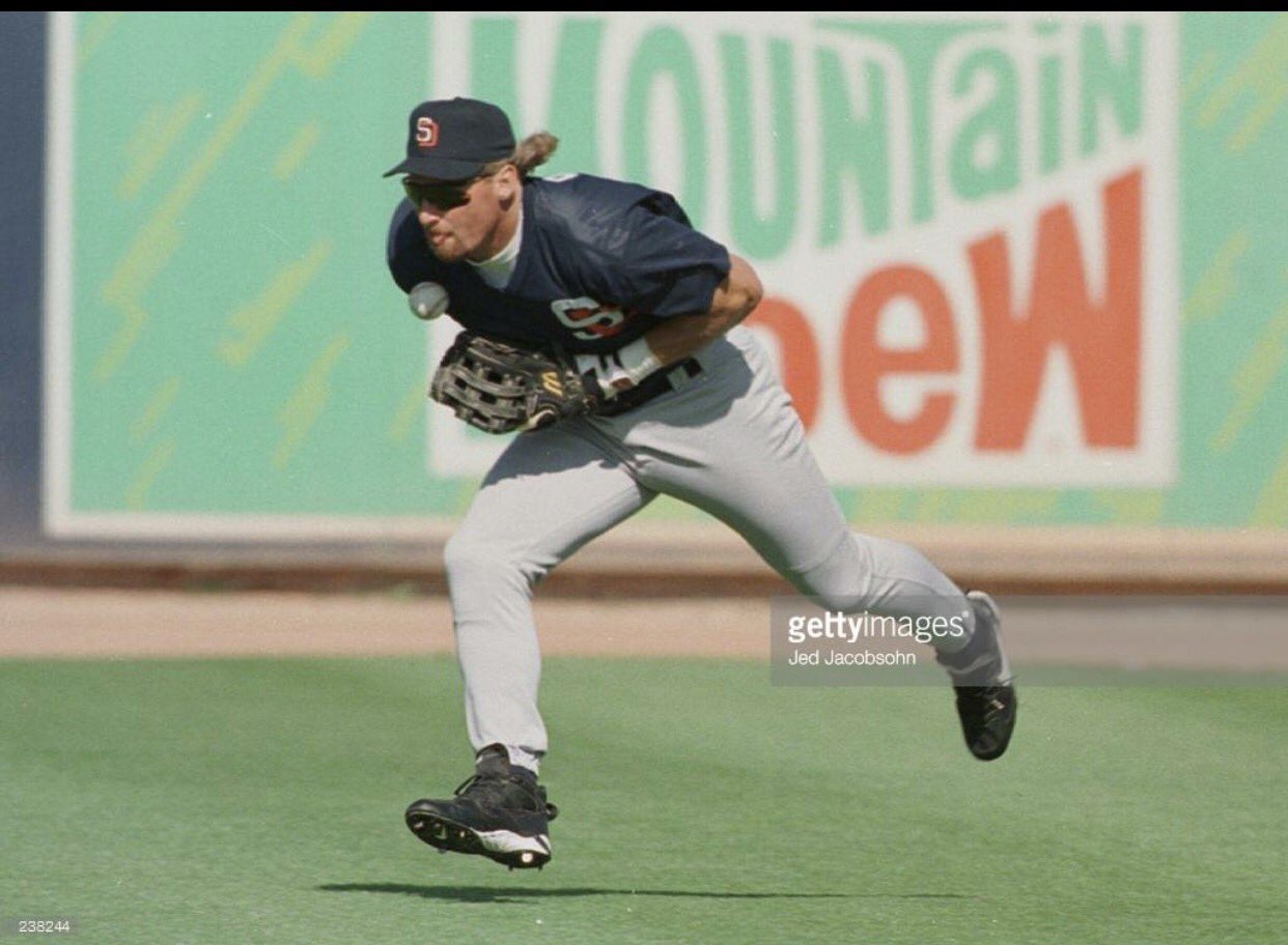 A Happy Birthday to former Outfielder Rob Deer 