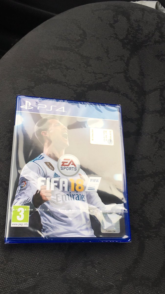 Gioesem14's tweet photo. Addio è stato bello. #FIFA18 @EASPORTSFIFA https://t.co/7eoZgaCDCJ