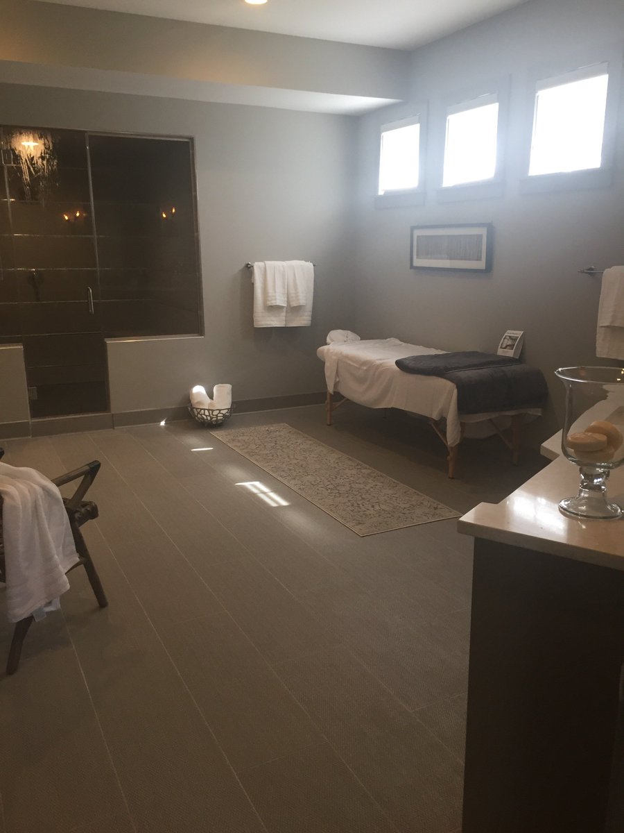 HavencrestHomes's tweet photo. Find your Zen and relax.
Havencrest Custom Homes
#Lakes at Grassy Branch
#HomeARama2017 https://t.co/6EmgmiJOqQ