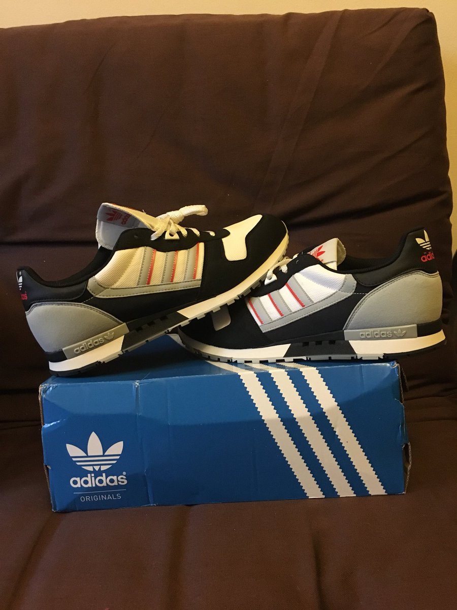 IanEcc01's tweet photo. Double drop on a Friday #adidas #adiporn #adidasoriginals #ZX550 #ZX800 https://t.co/VkRkhIZ5Xq