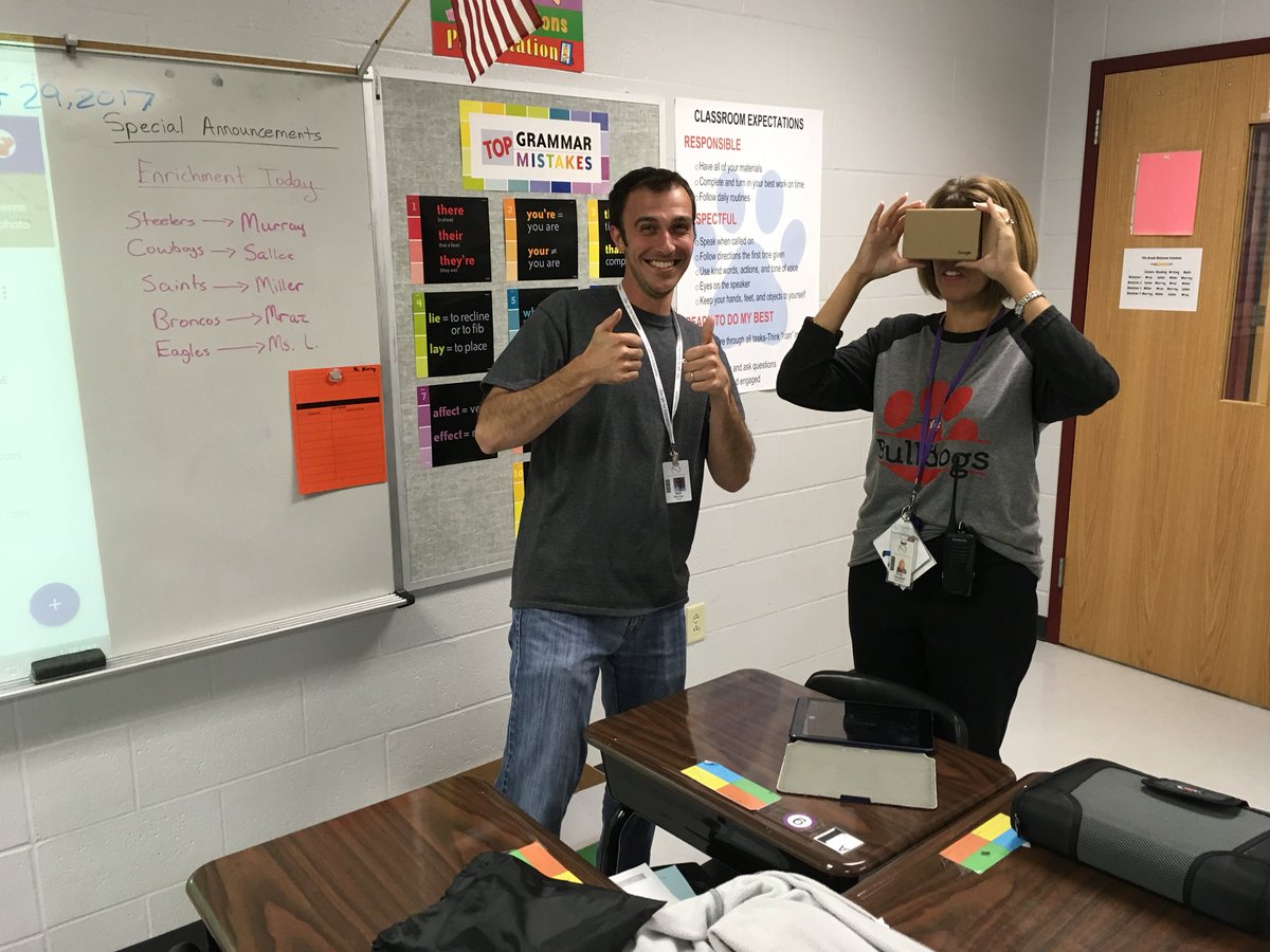 HcsInnovate's tweet photo. @MattMurrayHCS is empowering explorers in NYC during @HeartlandES NEW Geo club! YES! #KyGoDigital #HCSinnovate #EarthOutreach #googleEI https://t.co/USk15ae2ZU