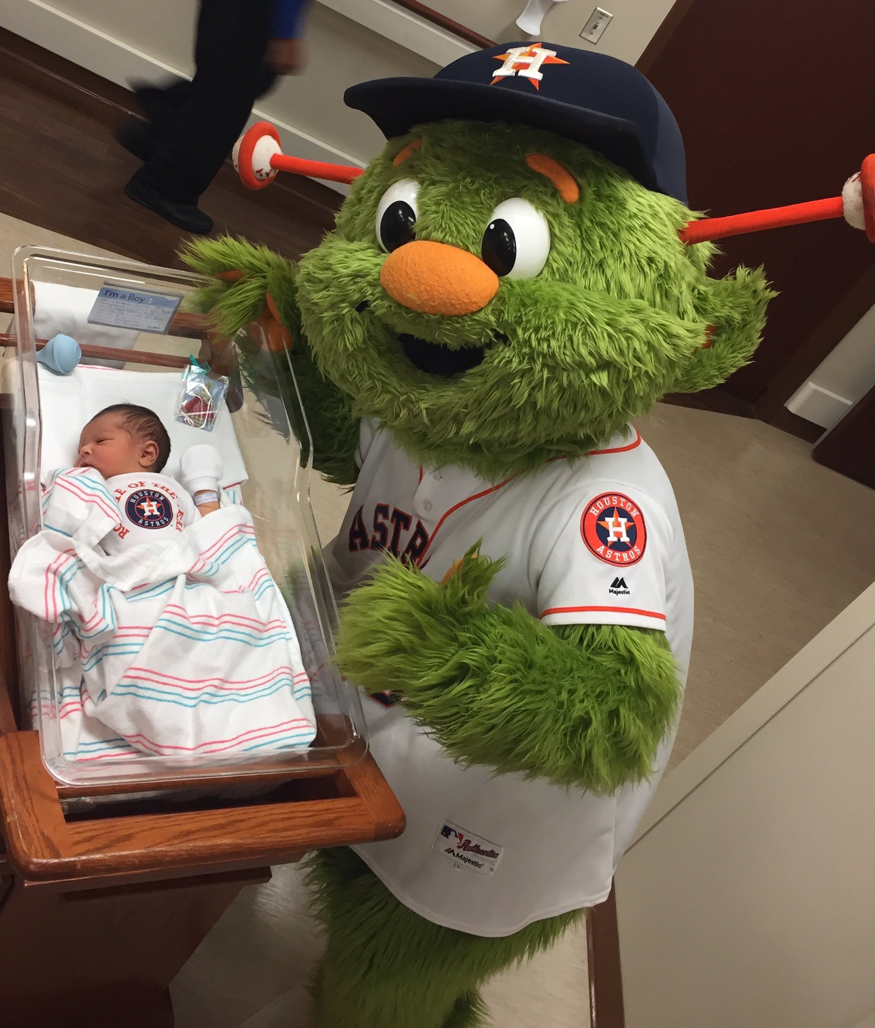 Houston Astros Orbit on X: 🚨 CUTE BABY ALERT 🚨 I delivered