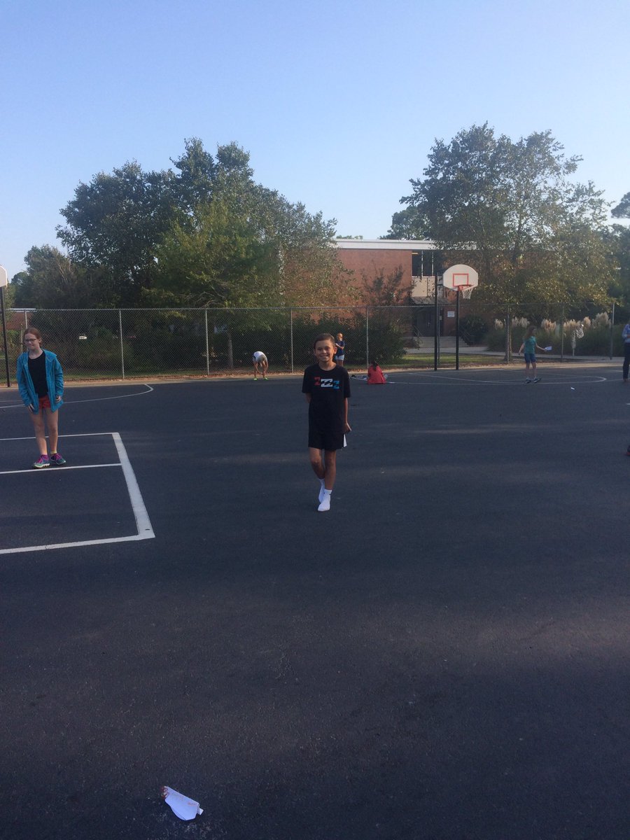 Mrs_K_Harrison's tweet photo. #SeptemberSTEM in 6th grade science!! #LeafGliders @jmcewen79 @jkcarey24 @RolandGriseMidd @NewHanoverCoSch @rgms_aig https://t.co/r9urSHskvQ
