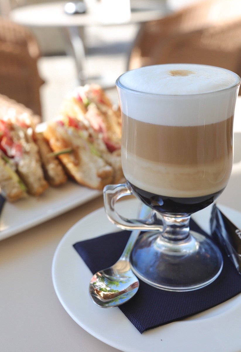 Happy #NationalCoffeeDay from Majorca ☕️🇪🇸 with this gorgeous caramel latte #Majorca #Mallorca specialty 👌