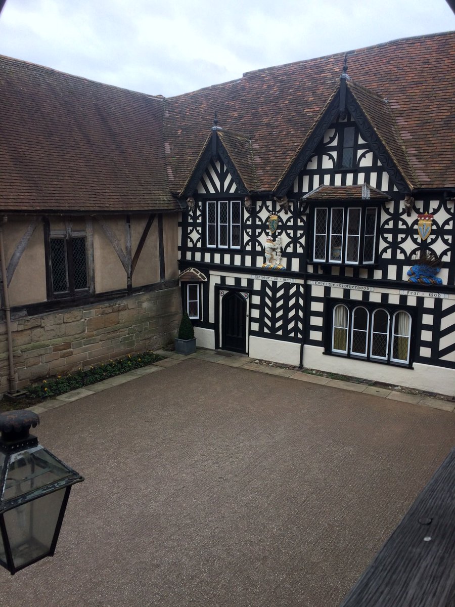 LordLeycester's tweet image. Celebrate the 400th anniversary of King James I&apos;s visit to Warwick in our Courtyard on 4th Nov - 17th century style! #Warwick #History 🎭🎻💃🏻🏰