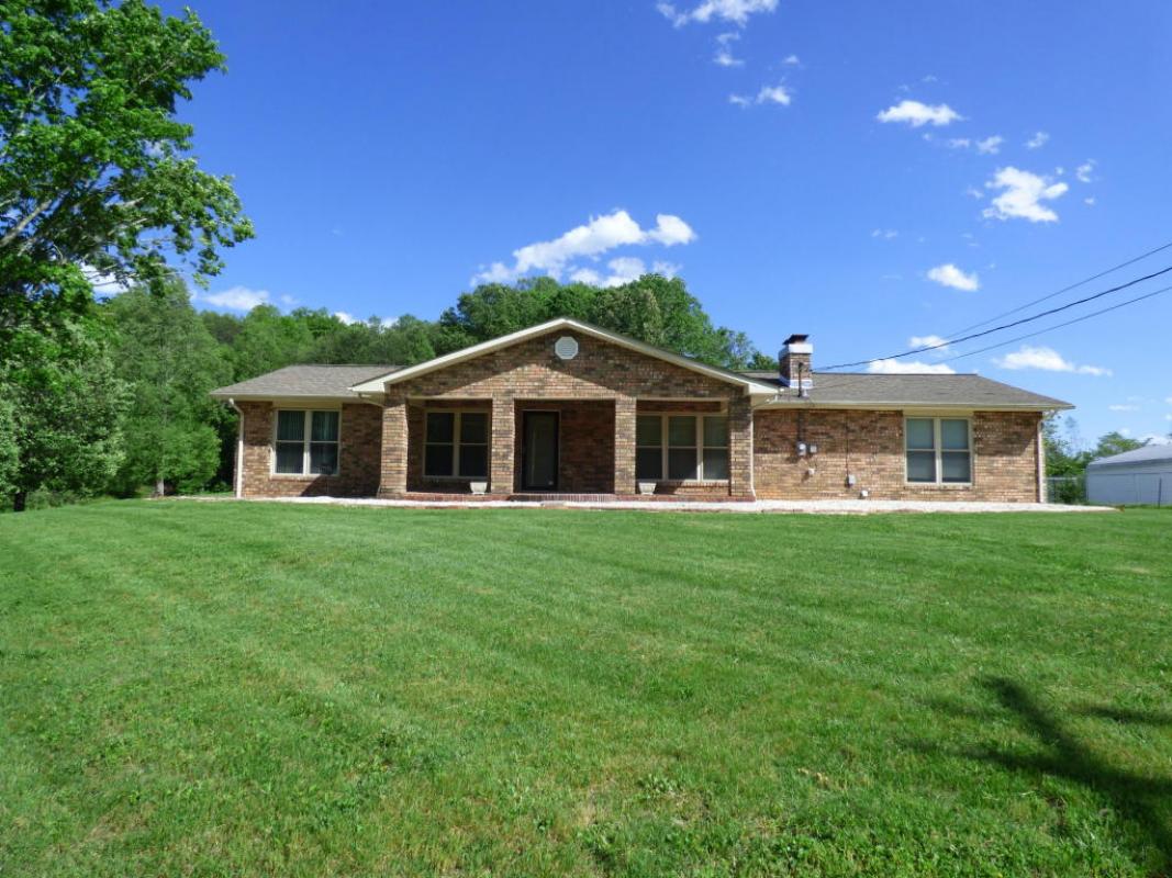 BillieCole_'s tweet photo. See a virtual tour of my listing on 1214 Gamble Drive #Heiskell #TN #realestate https://t.co/HnYouJVStk https://t.co/kKRoximhtq