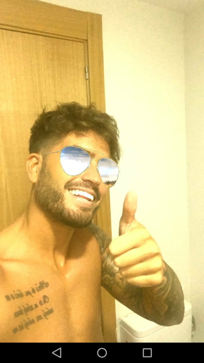 2286f5f6b55b449's tweet photo. Me meo con este chico 😂😂😂
MÀQUINA https://t.co/24yGr18hix
