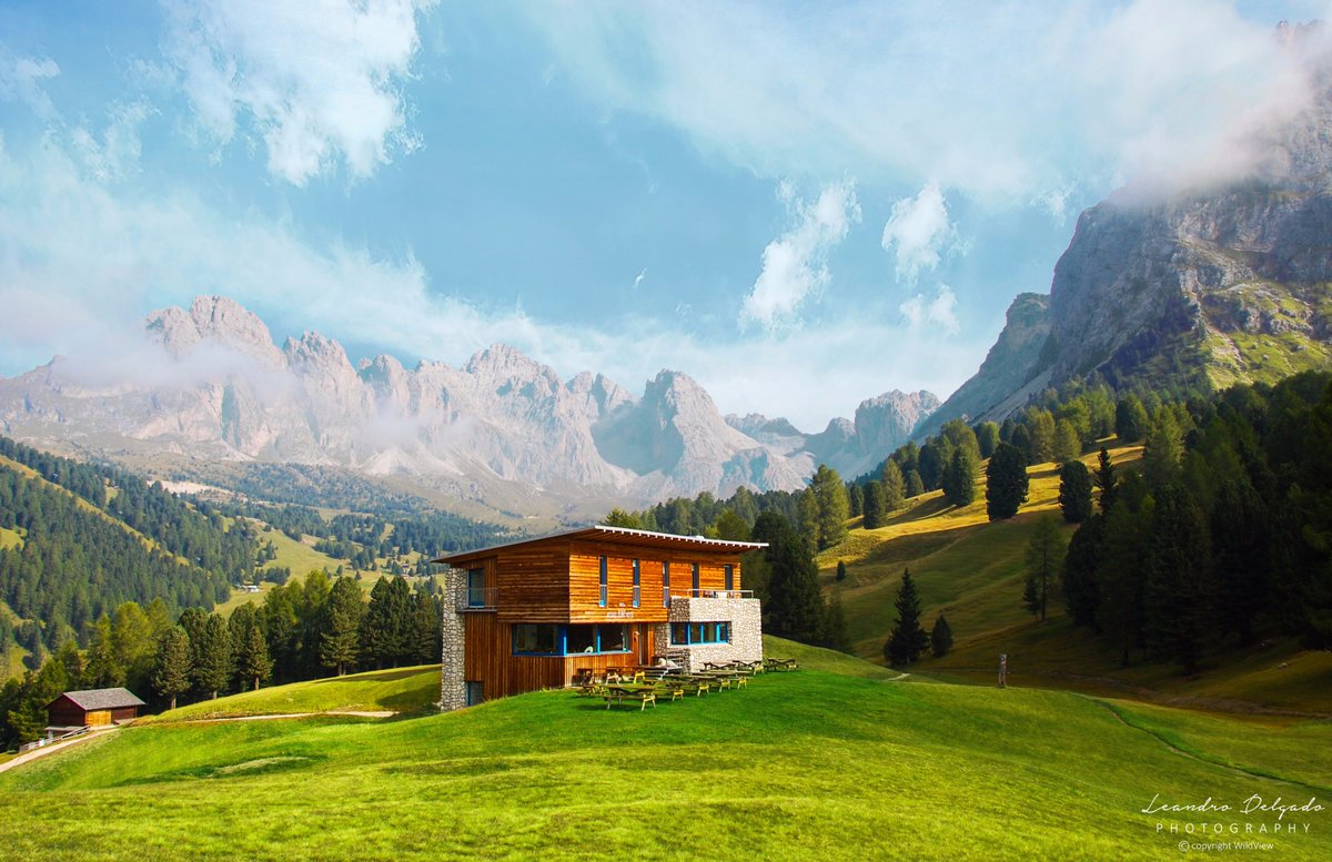 wildview_nature's tweet photo. #wonderful view of #DOLOMITES from the #Juac refuge. #selvaValGardena #Bolzano #trentino #photography #wildview https://t.co/KN0uExjl3Z https://t.co/RmTsnmMfkW