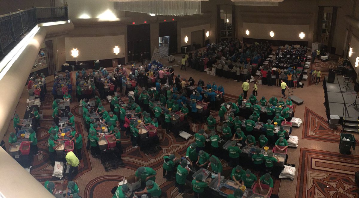 skamenick's tweet photo. Packing over 230k meals, 150k going to Puerto Rico thanks to Hilton. @Protiviti, @twHITTr, @FreddieMac, @HiltonNewsroom #protiviticares https://t.co/DP5XXvKSMb