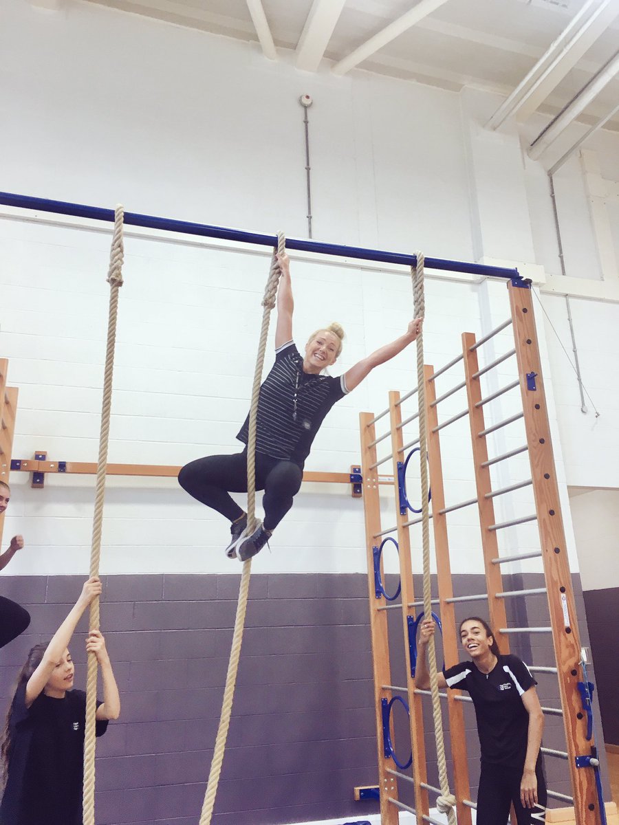 LlanwernPE's tweet photo. FUN FRIDAYS with @Llanwern_High P.E Dept! #ropeclimb #weekcomplete #awesomework 💪🏼💪🏼 https://t.co/RhJm2bpoOG