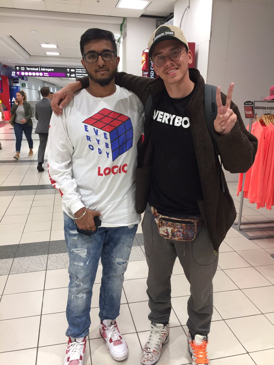tiesin20's tweet image. Umm this happened😅. So happy I got the chance to meet one of inspirations to rap and for putting on a great show🙏🏽 @Logic301 @TeamVisionary
