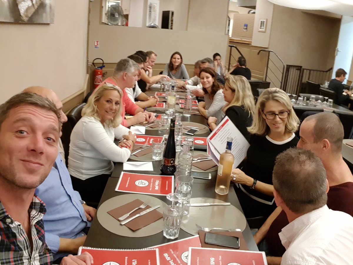 PSevalle's tweet image. @vpinsan les marqueurs de service en toute occasions 😁 @jl_papot merci pour ton accueil ! Une soirée pleine d'émotion 😭 @MinaMaaref