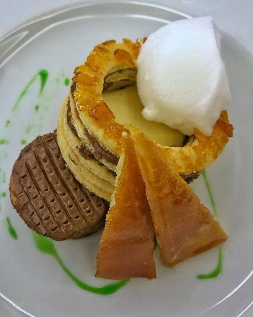 jokuti's tweet photo. A localized version of Dobos cake - shaped like a famous rock formation of the region.
#jokuti_transylvania
#foodie #dobostorta #doboscake… https://t.co/xo17aJhrOA