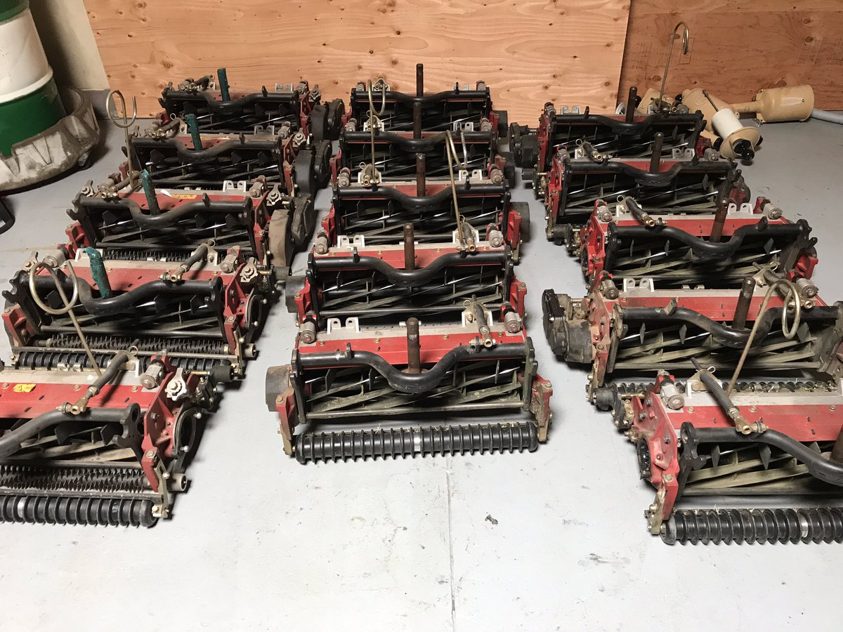 travis_blamires's tweet image. Turf equipment technicians are the #unsungheros of #overseed2017 #makethingsgo