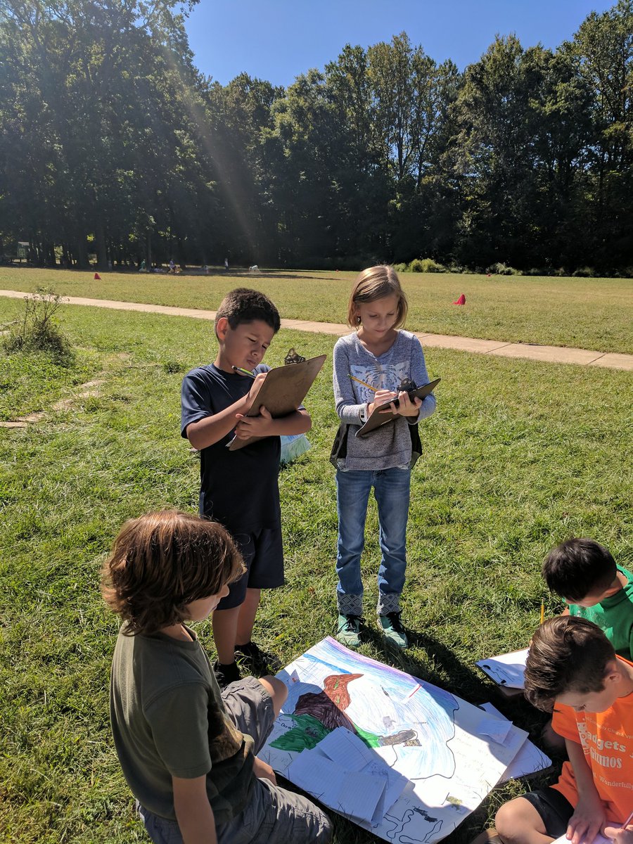 MoiseOVES's tweet photo. Students researched ecosystems &amp; went outside to showcase their work &amp; collect data from others! #collaboration is key! #OurFCPS  #OVESpride https://t.co/6GSzbxNL1P