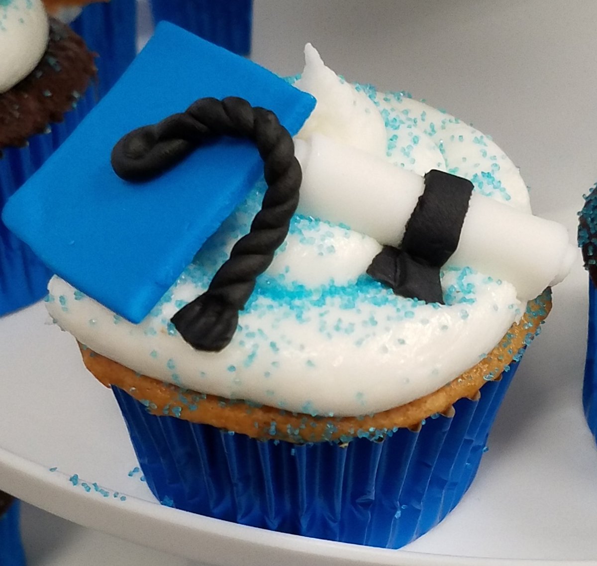 IsikuruR's tweet photo. @Team E-klipz5.0 graduated today! Monday will be a great start to the rest of your careers!!@AustinAvengers @CharlieGreenATS https://t.co/W4lGQBbIjJ