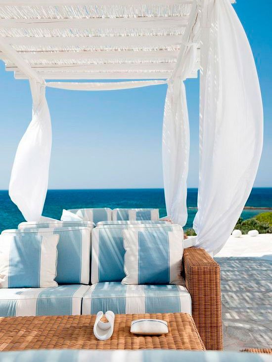danielalazo's tweet photo. Para relajarse, estar protegidos del sol y además fresquitos, lo mejor son estas zonas chill out al lado de la playa #DanielaLazo https://t.co/TJA5n7c0K3