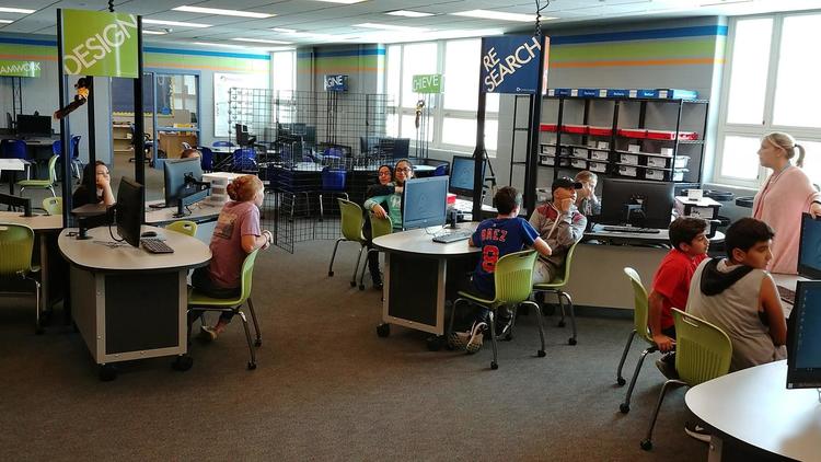 SmartLab_tweets's tweet photo. The @ChicagoTribune says there's #STEAM learning happening at @Simmonsknights1. Read about it: https://t.co/H5RlmuH7jz @_on11 @kmwilliams35 https://t.co/FcKilIeAo5