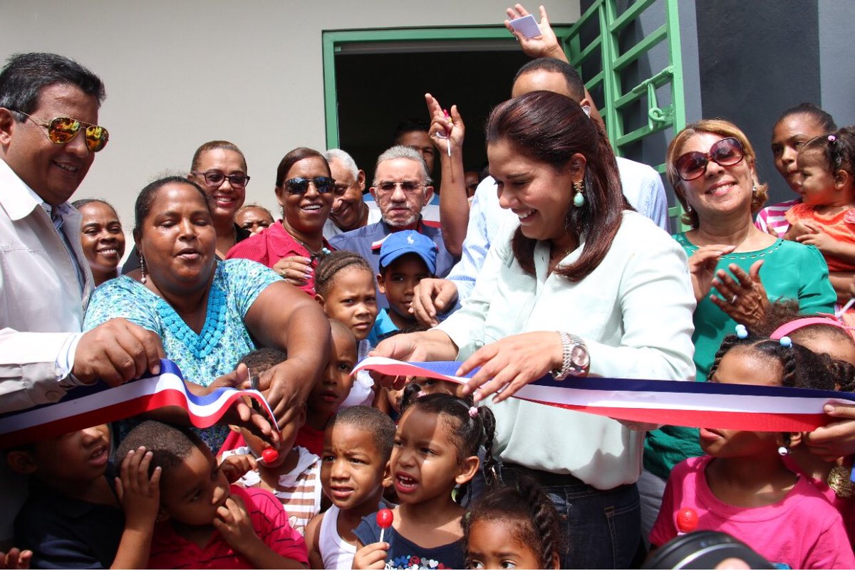Almajulian's tweet photo. #Inauguración #AlcaldíaHigüey https://t.co/wQEBZm1PZv