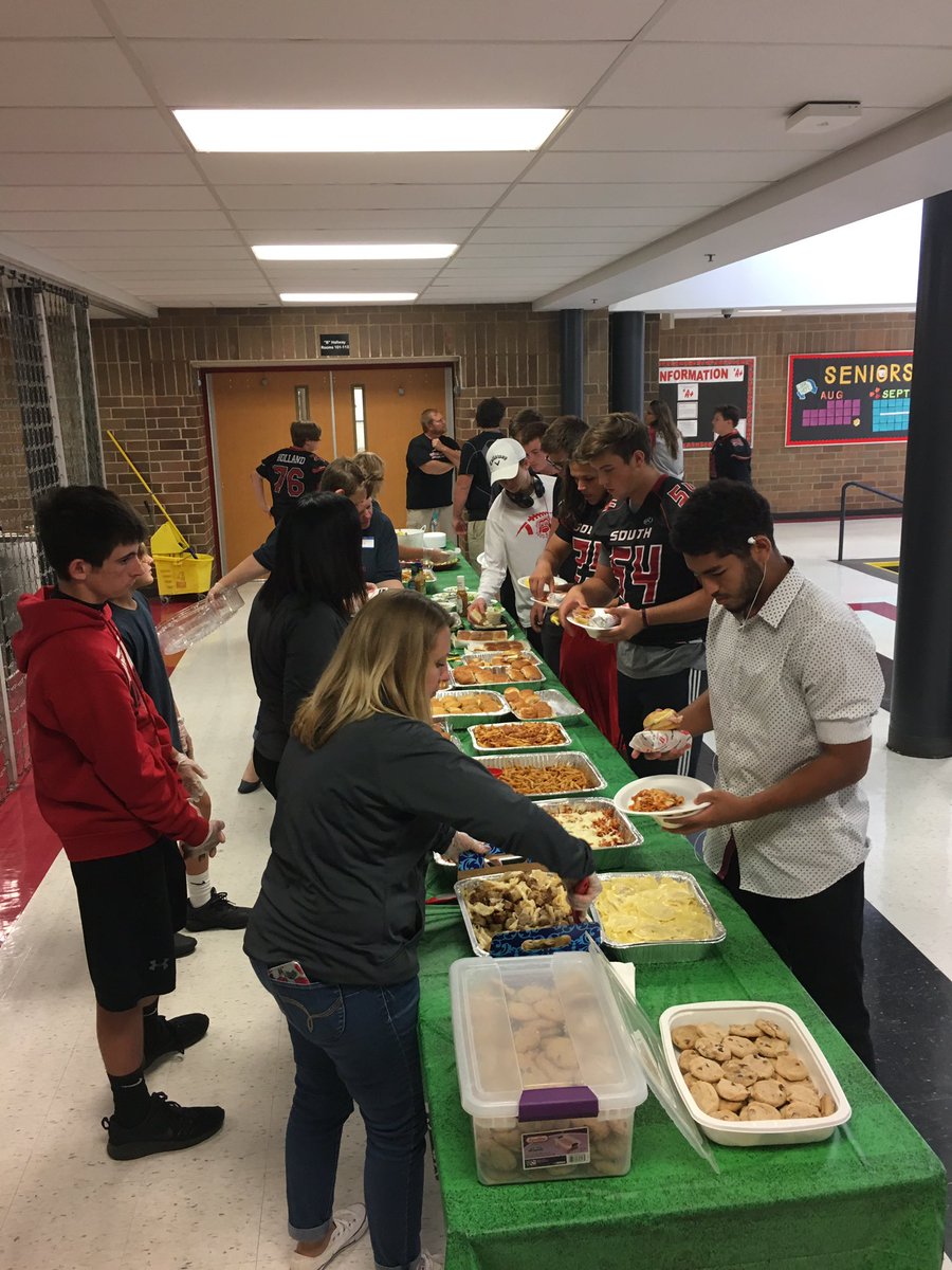 BulldogFootballFam (@fzsftballclub) on Twitter photo <a href="/JrBulldogsFB/">JR Bulldogs Football</a> feeding our <a href="/FZSFootball/">FZS Football</a> Varsity team. What an awesome tradition! Great group of young men and parents! <a href="/ZumSouth/">Bulldogs</a> <a href="/JrBulldogsFB/">JR Bulldogs Football</a> feeding our <a href="/FZSFootball/">FZS Football</a> Varsity team. What an awesome tradition! Great group of young men and parents! <a href="/ZumSouth/">Bulldogs</a>
