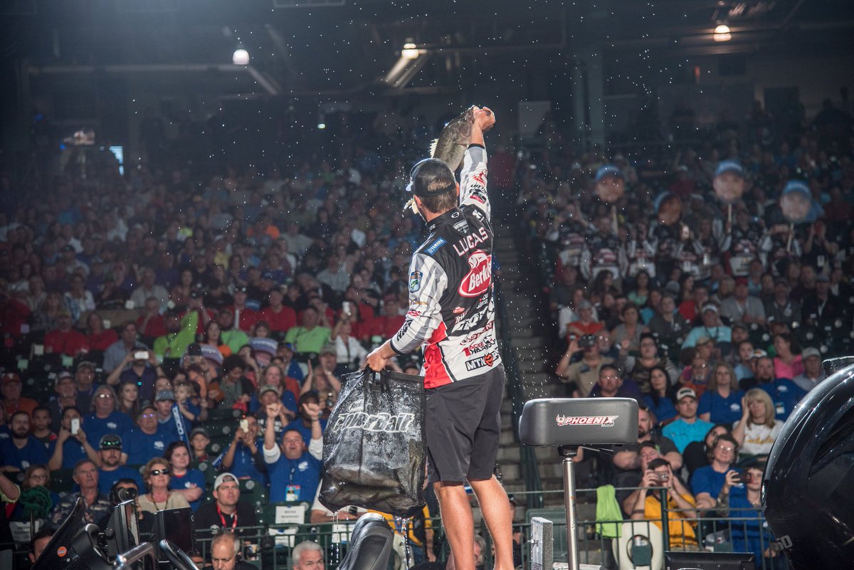 DickCepekTires's tweet photo. @justinlucasbass is used to the spotlight. #CEPEKN https://t.co/Kb42ipJlCZ